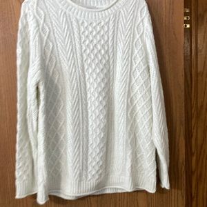 Great condition smoke free pet friendly home. 1X c.j. Banks